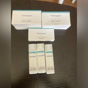 4/$25 Neutrogena Soap and Body Lotion travel Set. 8 piece set. 2 sets available